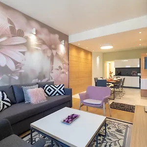 Vitosha Blvd Luxury 2-bedroom, 2-bathroom With Balcony Appartamento Sofia